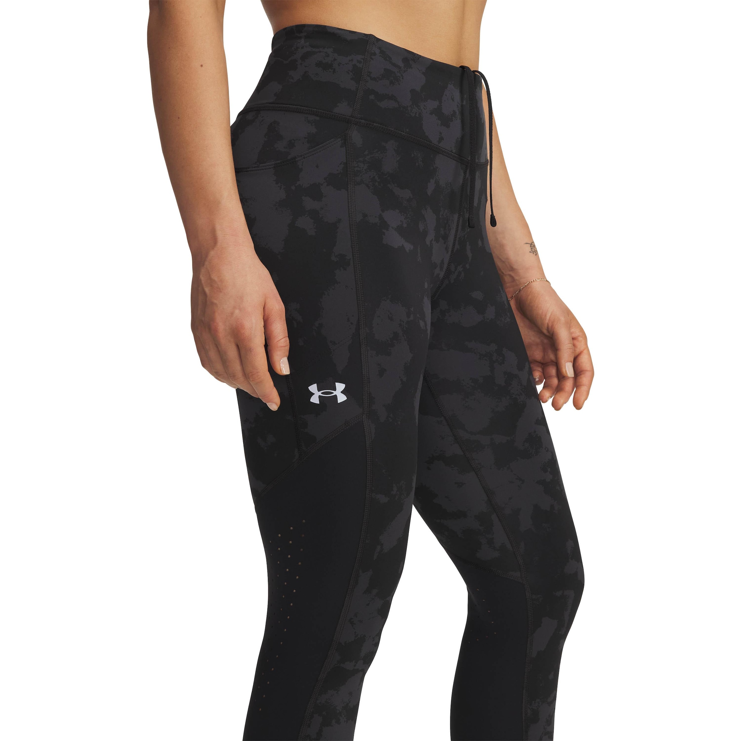 UNDER ARMOUR Skinny Workout Pants 'Launch' in Black