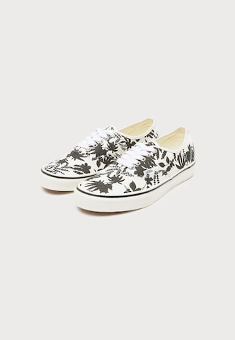 VANS - Zapatillas deportivas bajas 'Authentic' en blanco