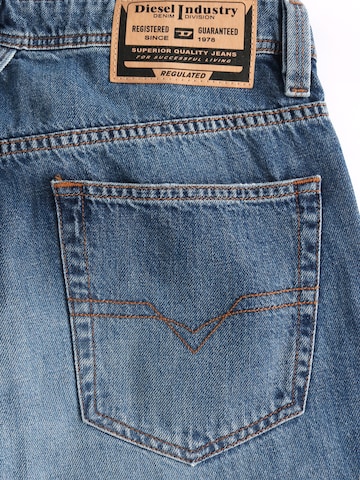 Regular Jean 'Light & Supersoft MARKEE R68DX' DIESEL en bleu