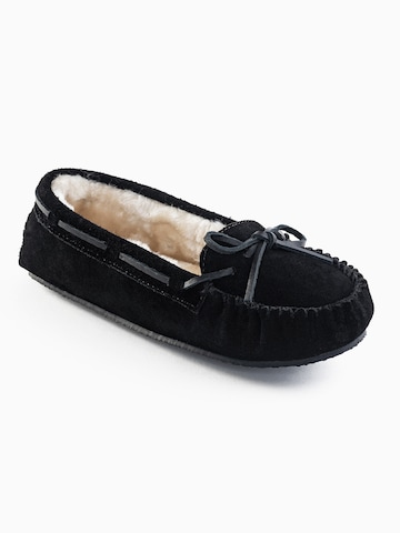 Minnetonka - Pantufa 'Cally' em preto