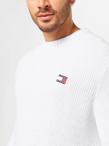 Pull-over Tommy Jeans en blanc