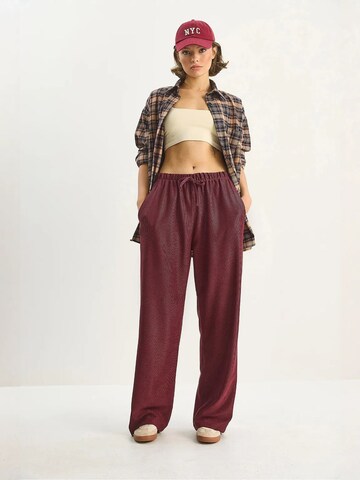 regular Pantaloni di Bianco Lucci in rosso