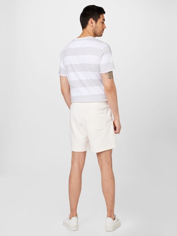 Tommy Jeans Loosefit Shorts in Weiß