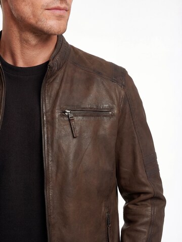 Nils Sundström Tussenjas 'Anton' in Bruin