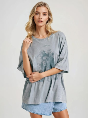 Funky Buddha T-shirt i grå: framsida