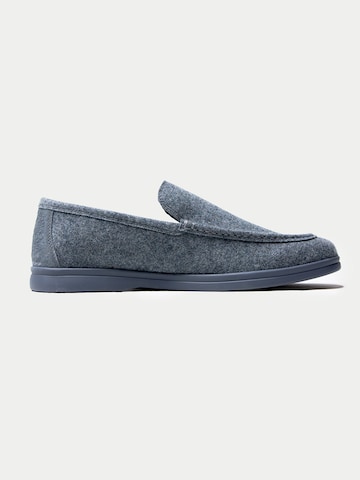 GOBI Cashmere Loafer 'Men's Cashmere Loafers' värissä harmaa
