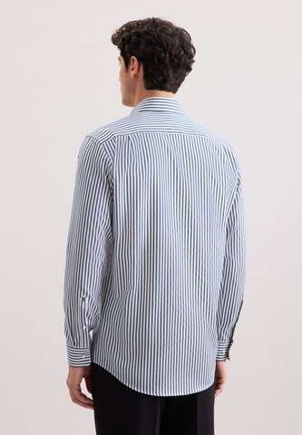 Coupe regular Chemise business 'Schwarze Rose' SEIDENSTICKER en vert