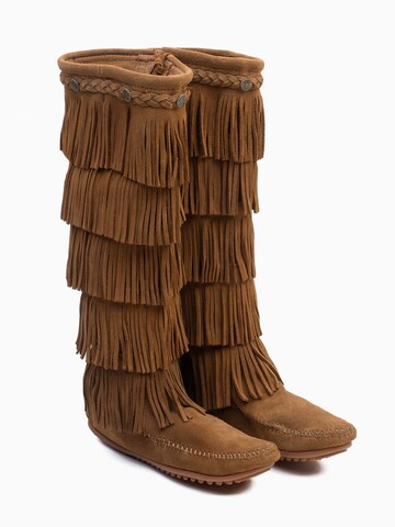 Minnetonka Stiefel in Braun