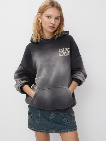 Pull&Bear Sweatshirt in Zwart: voorkant