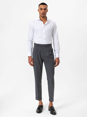 Antioch Tapered Pantalon in Grijs