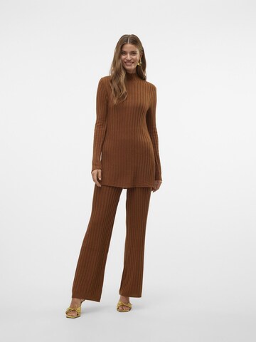 SOMETHINGNEW Sweater in Brown