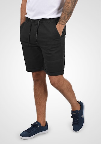 !Solid Regular Cargo Pants 'HENK' in Black: front