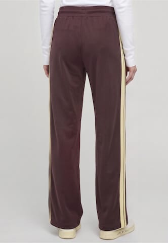 Sergio Tacchini Regular Trousers in Purple: back