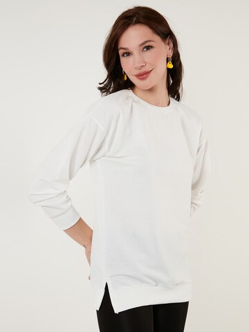 LELA Sweatshirt in Weiß