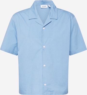 Coupe regular Chemise 'Charlie' WEEKDAY en bleu : devant