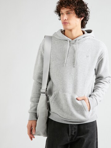 Sweat-shirt HOLLISTER en gris : devant