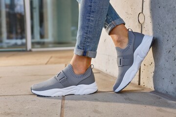 LASCANA Sneaker in Grau: predná strana