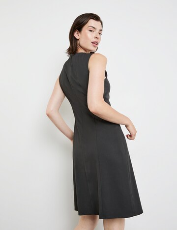 TAIFUN Kleid in Grau