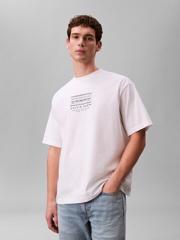 T-Shirt Calvin Klein Jeans en blanc : devant