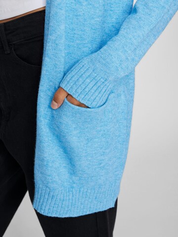 VILA Gebreid vest 'Ril' in Blauw