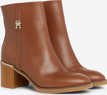 TOMMY HILFIGER Ankle Boots in Braun