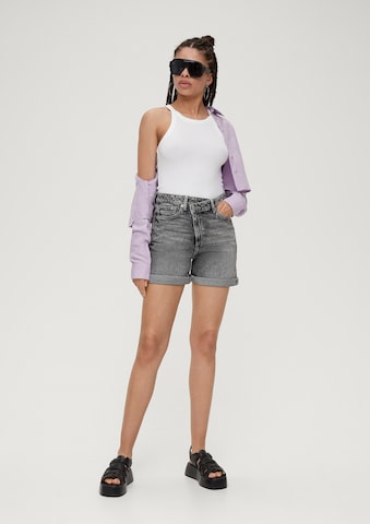 QS Regular Shorts in Grau