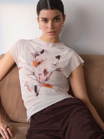 Next - Blusa em bege: frente