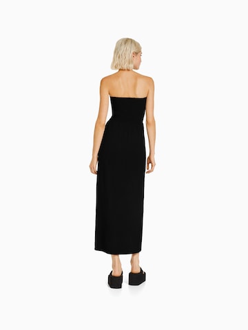 Bershka Kleid in Schwarz