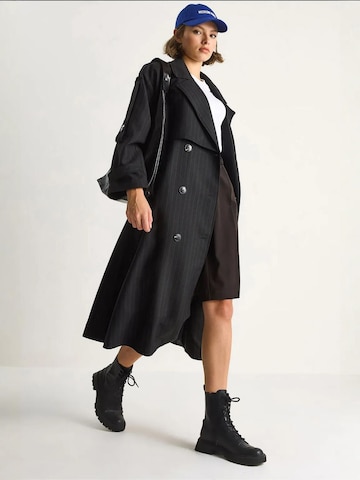 Bianco Lucci Tussenmantel in Zwart