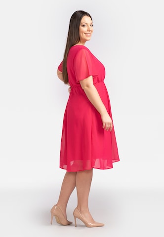 Robe de cocktail 'DENISA' Karko en rouge