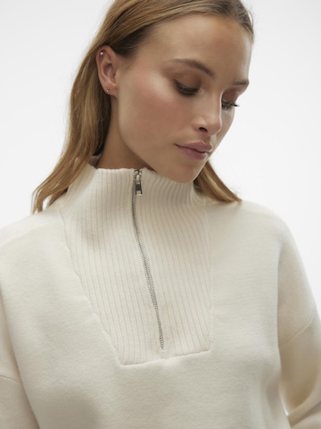 VERO MODA Sweater 'Goldneedle' in White