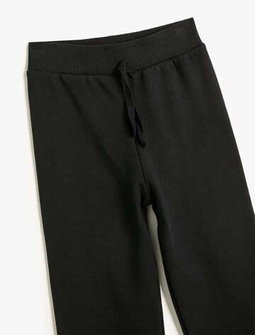 Koton Tapered Broek in Blauw
