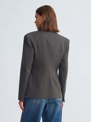 Dilvin Blazer in Grey