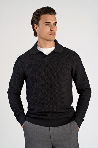 Lindbergh Sweater in Black: front