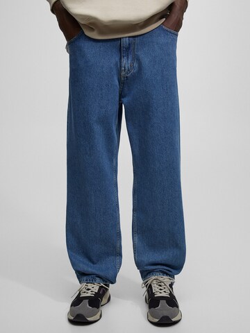 Pull&Bear Regular Jeans in Blauw: voorkant