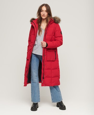 Manteau d’hiver 'Everest' Superdry en rouge : devant