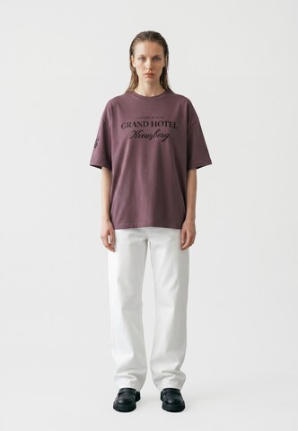Vertere Berlin Shirt 'GRAND HOTEL' in Lila: voorkant