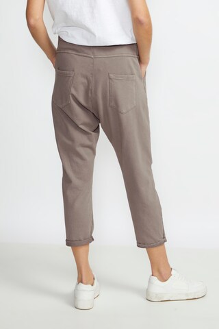 Tapered Pantaloni largi 'Beky' de la Cream pe verde