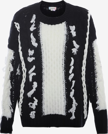 ebeeza Sweater in Black: front