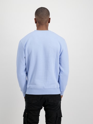 ALPHA INDUSTRIES Sweatshirt in Blauw