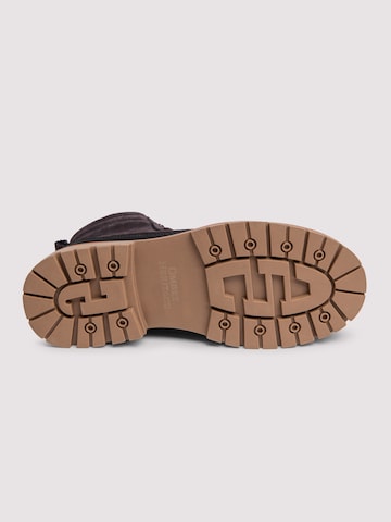 Botine de la Ombre pe maro
