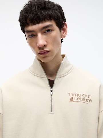 Pull&Bear Sweatshirt in Beige