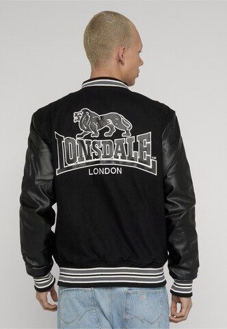 Giacca di mezza stagione 'Oxford' di LONSDALE in nero: frontale