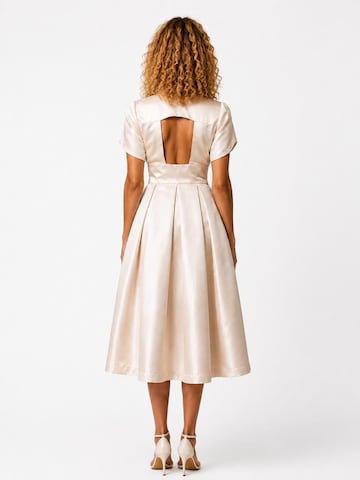 Robe 'Off-White Satin Backless Midi Dress' BIBI SAKALIEVA en blanc