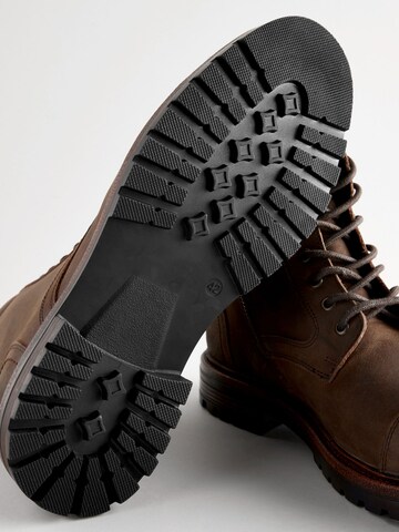 Boots stringati di Next in marrone