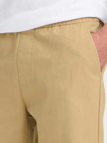 !Solid - Regular Calças chino ' SDLIAM ' em amarelo