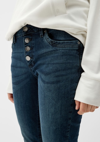 QS Slimfit Jeans i blå