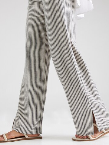 Freequent Szeroka nogawka Spodnie 'GIGI' w kolorze beżowy