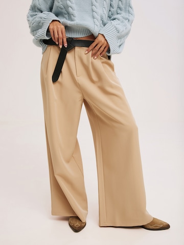 Kamila Šikl Loosefit Hose in Beige: Vorderseite