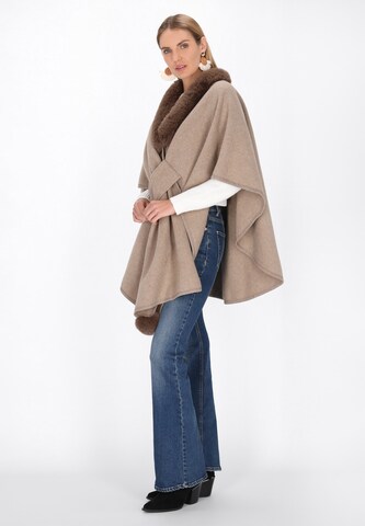 Cape usha FESTIVAL en beige